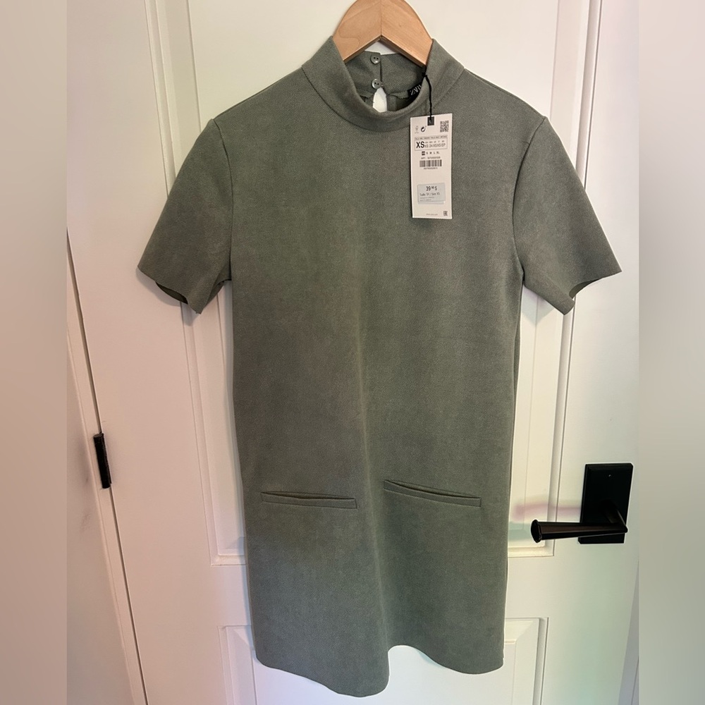 Zara Short Sleeve Mock Neck Shift Dress in Sage Green